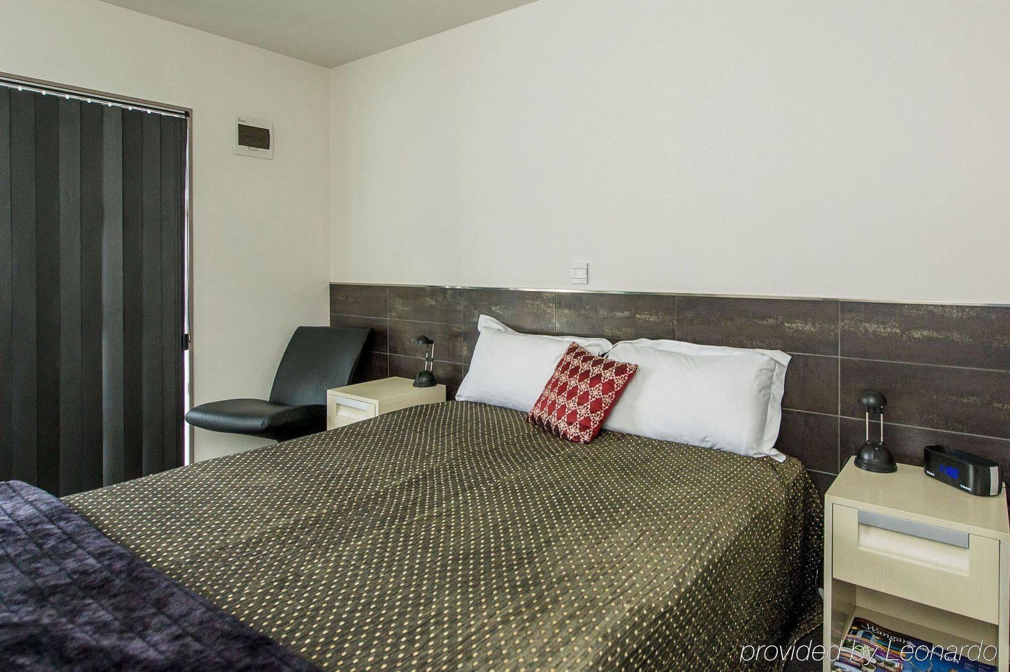 Motel 151 On London & Conference Centre