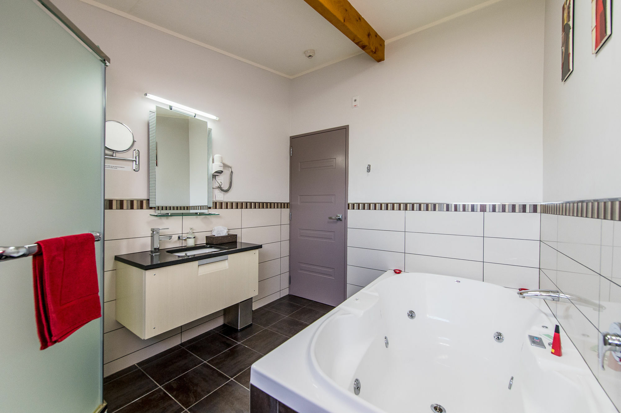 Motel 151 On London & Conference Centre