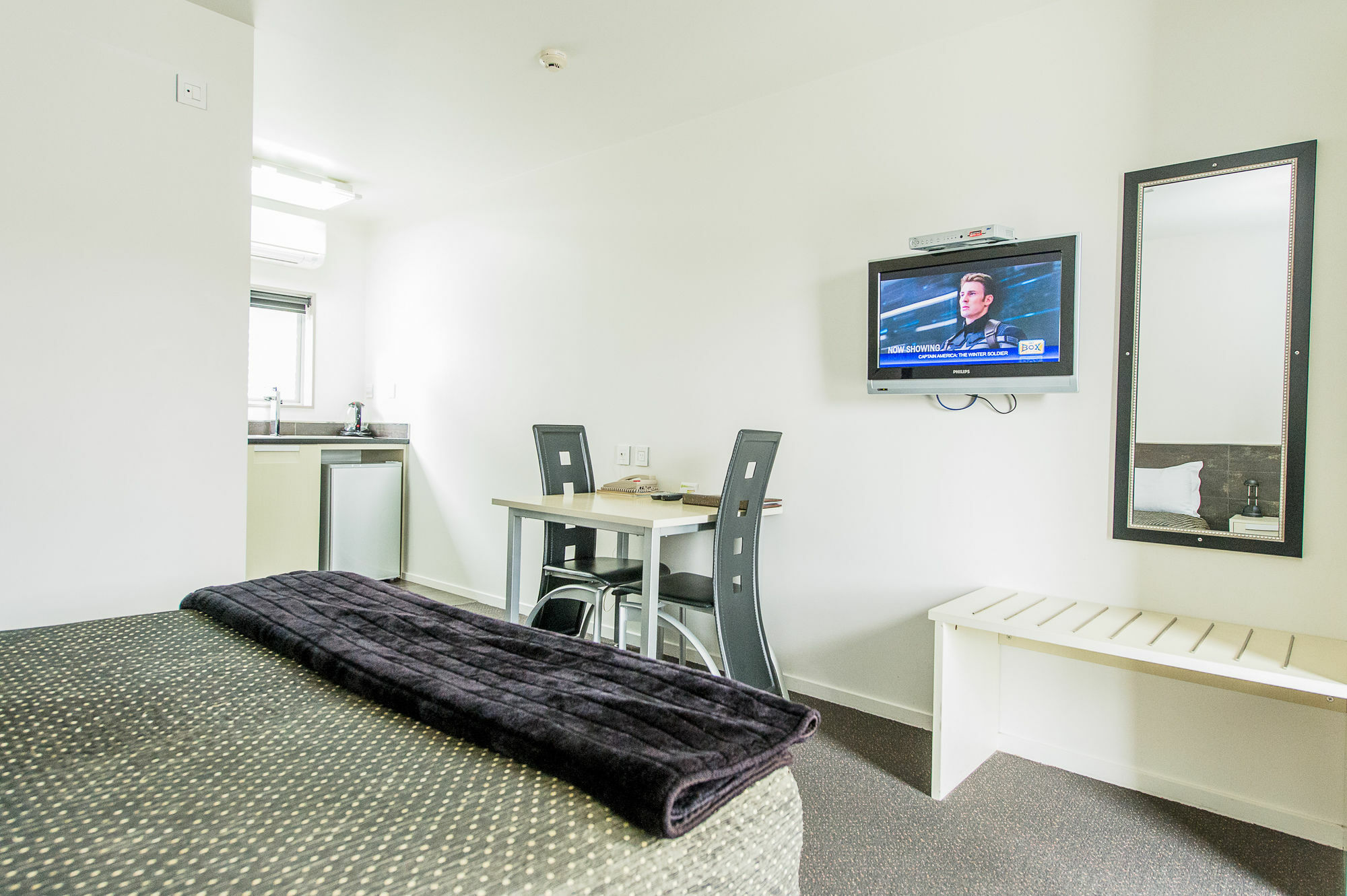 Motel 151 On London & Conference Centre 4*