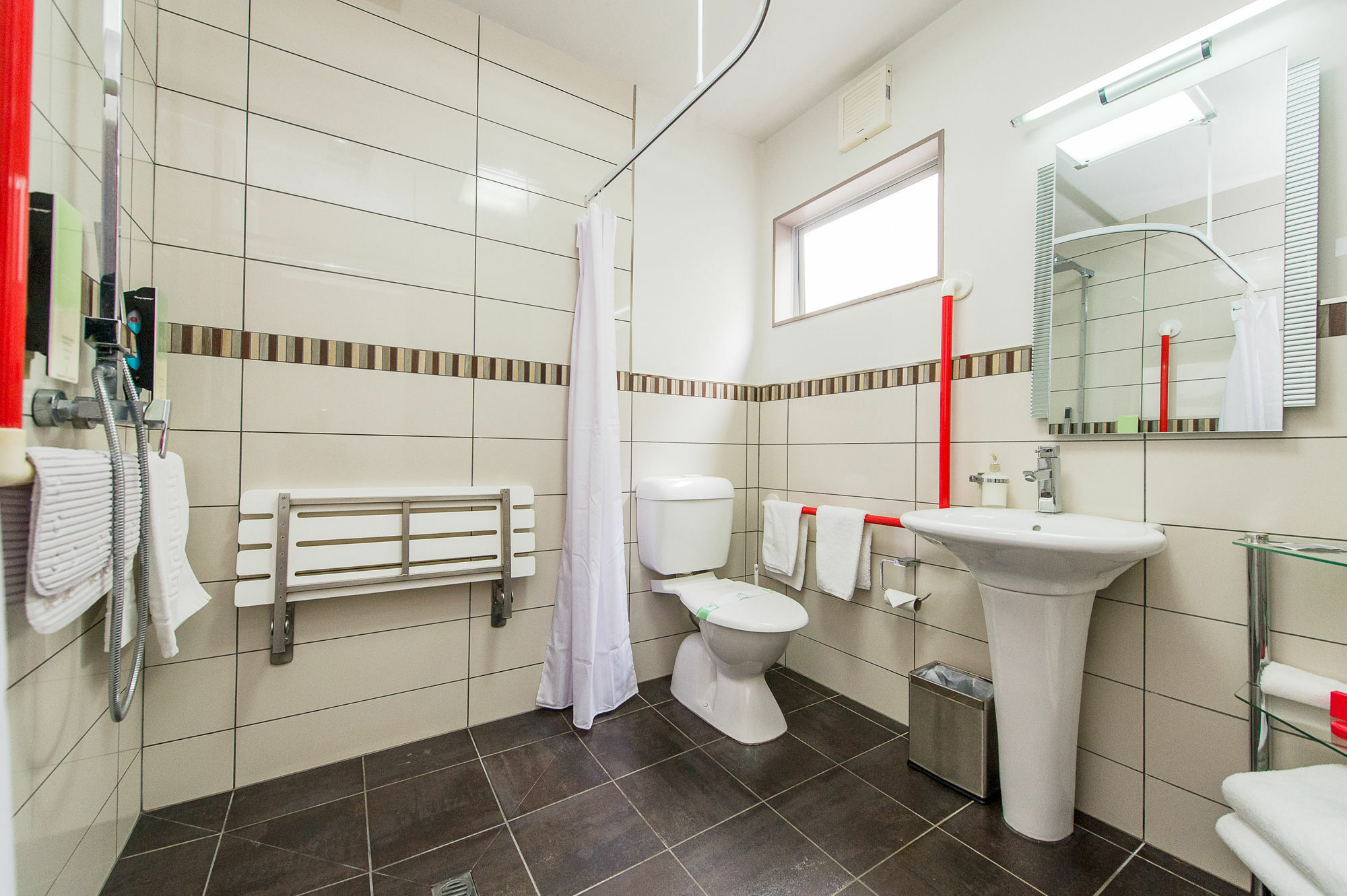 Motel 151 On London & Conference Centre