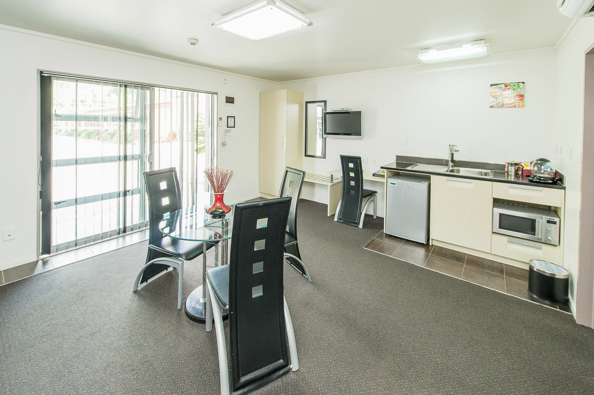151 On London & Conference Centre Motel 4*